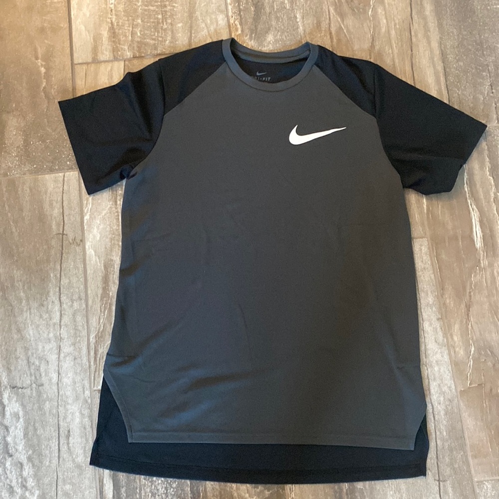 Nike mens short sleeve